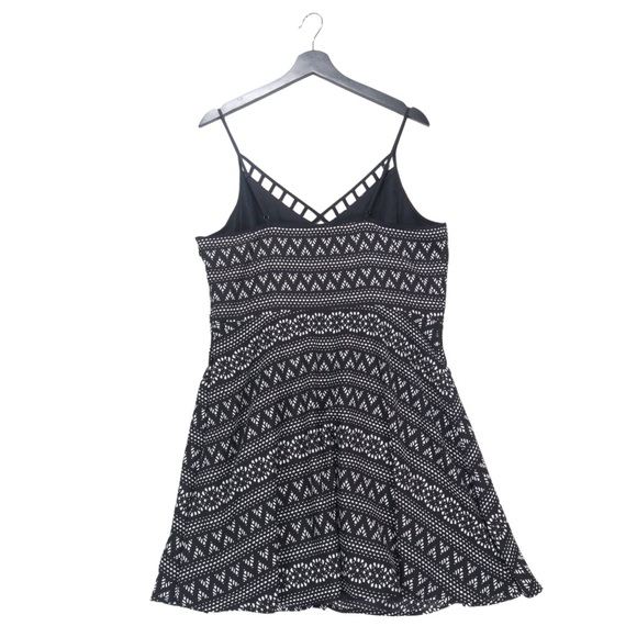 Ambar Dress Women’s Size 14 A-line Geometric Black White Sleeveless Casual Flowy - Picture 9 of 14